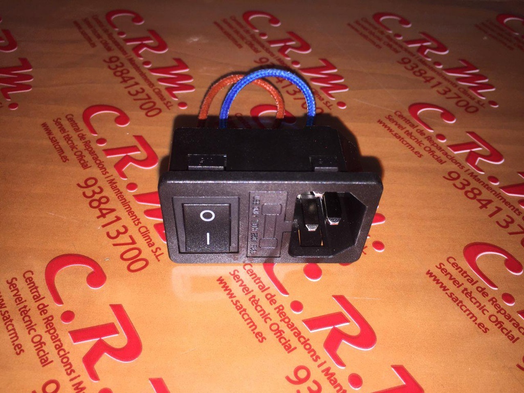 MODULO INTERRUPTOR CONECTOR IEC MACHO + FUSIBLE 4 AM