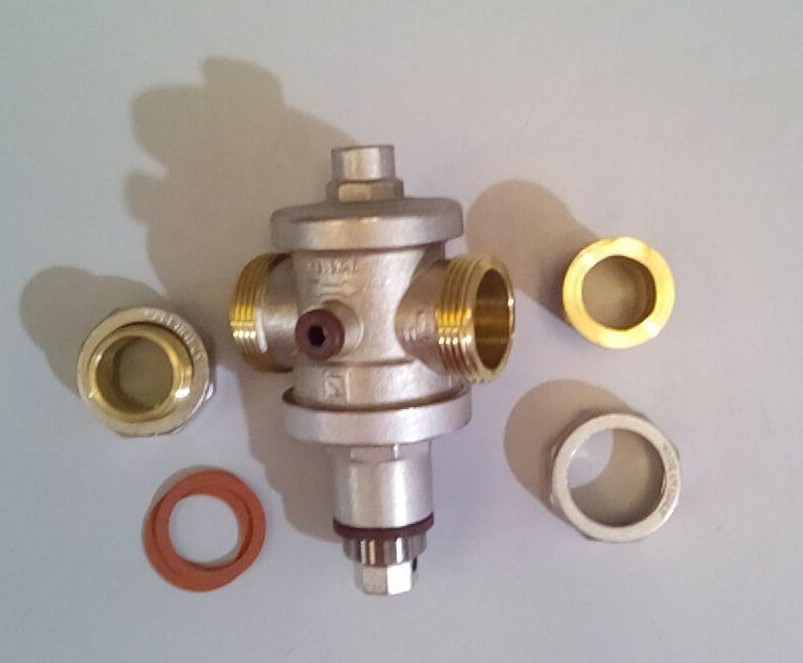 Valvula reductora I-BRASS con racord 1"