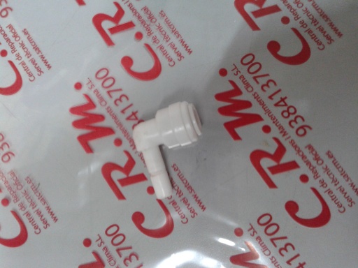[950213] Codo espiga lisa conectores en acetal 1/4 1/4 – 950213