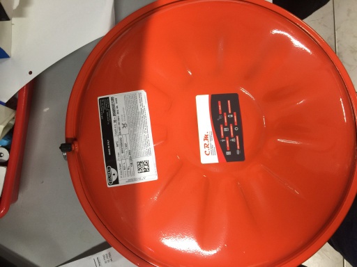 [I39821430] VASO EXPANSION FERROLI GGNTK GNTK M (8L-3/4-Med.385x95mm) – I39821430